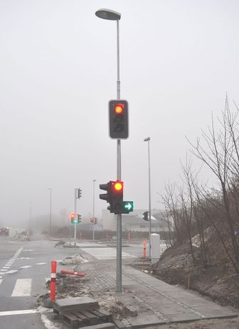 Eftergivelige trafikfyr mast